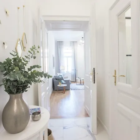 El Gusto Homes Park Apartment Sopron